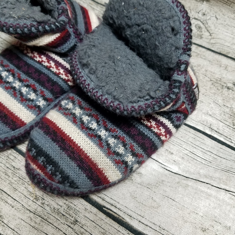 muk luks Knit slippers Size Small (5-6). - Picture 3 of 9